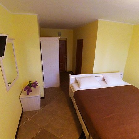 Pasuel Hotell Zaliznyi Port Exteriör bild