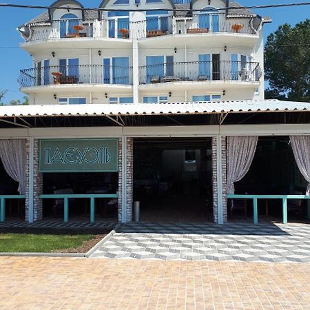 Pasuel Hotell Zaliznyi Port Exteriör bild